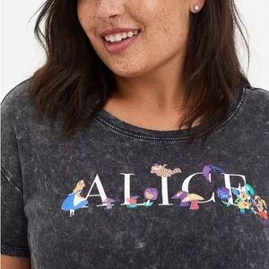 Torrid Disney Alice In Wonderland Character Lace Hem Top Size 4